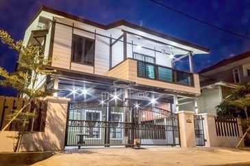 Freehold Bandar Hilir Taman Seng Heng 2 Storey Wooden Design Bungalow For Sale RM 728,000 ( CHAN 0105280170 )