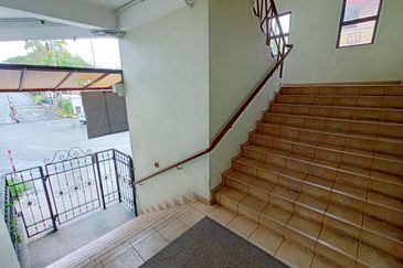 CHENG HEIGHTS CONDOMINIUM