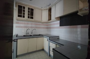 Pangsapuri Kota Laksamana Utama