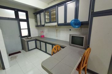 PANGSAPURI GOLDEN SHOWER(KONDOMINIUM RUBY)