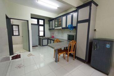 PANGSAPURI GOLDEN SHOWER(KONDOMINIUM RUBY)