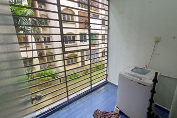 PANGSAPURI GOLDEN SHOWER(KONDOMINIUM RUBY)