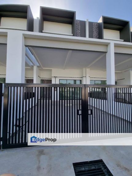 Taman Bukit Cheng Gated Guarded 2.5 Storey Terrace Facing Padang Brand New House, Melaka, Cheng