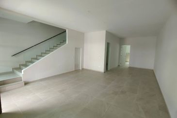 TAMAN MOLEK RESIDENCE Freehold 2 Storey Gated Guarded Brand New House