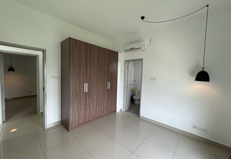 Seasons Luxury Apartments @ Amara Larkin