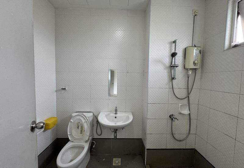 Seasons Luxury Apartments @ Amara Larkin