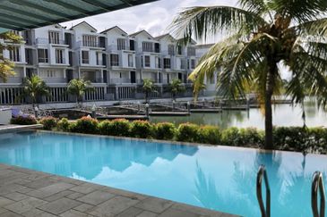 Emerald Bay @ Puteri harbour