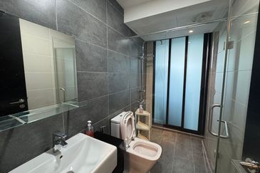 Almas Suites @ Puteri Harbour