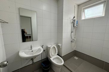 Seasons Luxury Apartments @ Amara Larkin