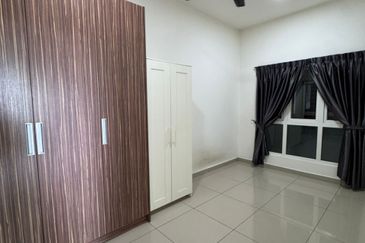 Seasons Luxury Apartments @ Amara Larkin