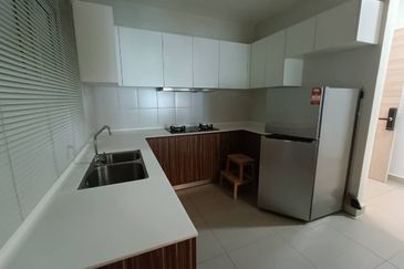 Seasons Luxury Apartments @ Amara Larkin