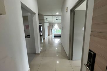 Seasons Luxury Apartments @ Amara Larkin