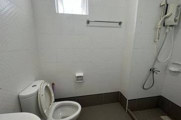 Seasons Luxury Apartments @ Amara Larkin