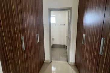 Seasons Luxury Apartments @ Amara Larkin