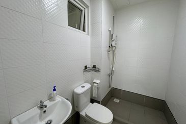 Seasons Luxury Apartments @ Amara Larkin