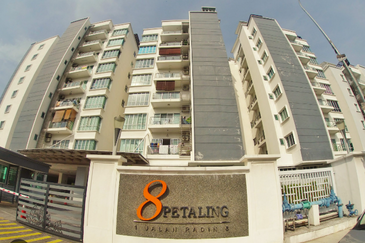 8 Petaling