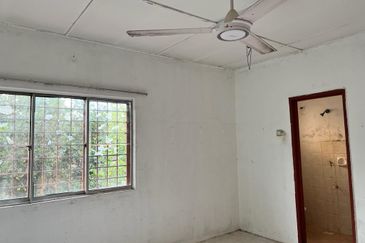 Taman Pinggiran Putra