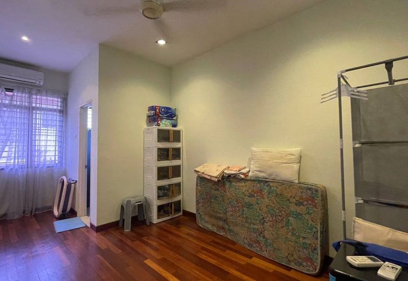 Bandar puteri Puchong 11, 2 Storey House 