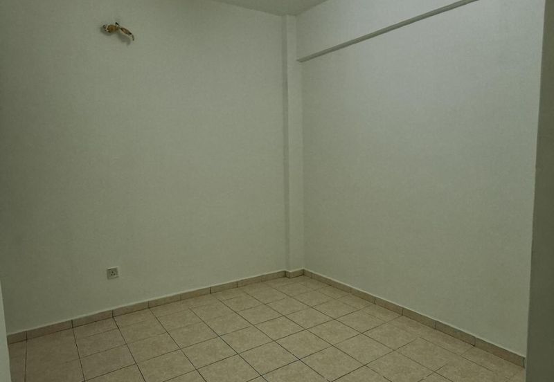 Pangsapuri Permata Merah (Red Ruby), Taman Universiti Indah