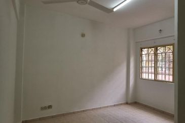 Pangsapuri Permata Merah (Red Ruby), Taman Universiti Indah