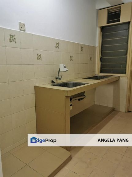 Red Ruby Taman Universiti Indah Seri Kembangan, Selangor, Seri Kembangan