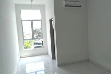 Neos @ PandanMas Townhouse