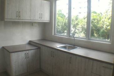 Neos @ PandanMas Townhouse