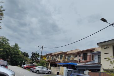 Jalan Puncak Jalil