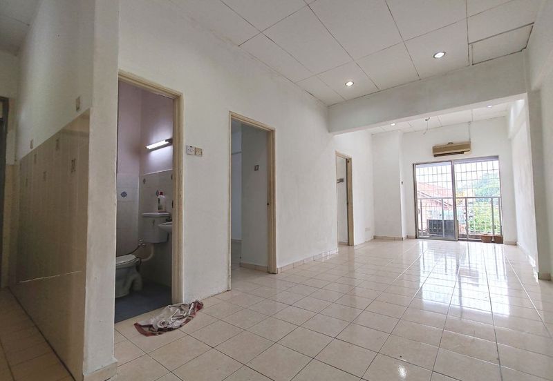 Pangsapuri Permata Merah (Red Ruby), Taman Universiti Indah