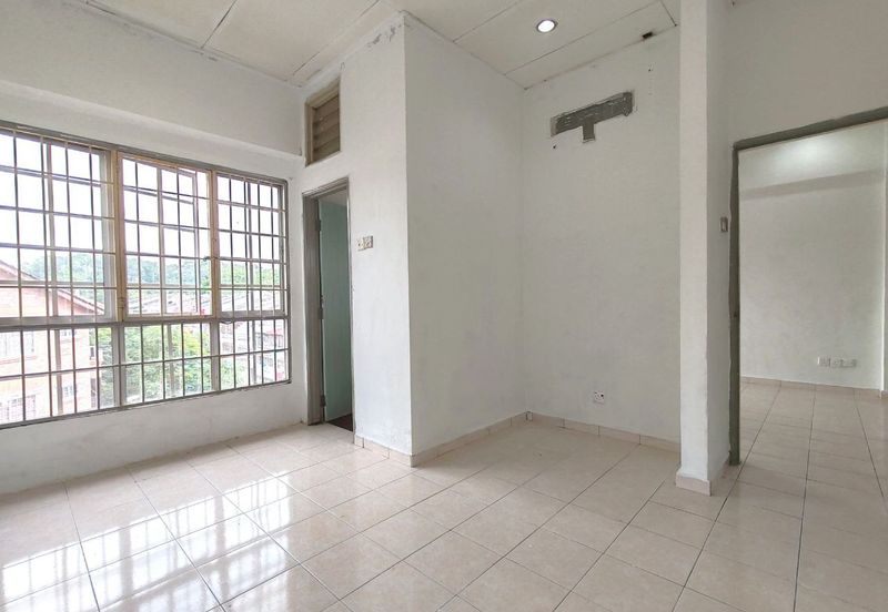 Pangsapuri Permata Merah (Red Ruby), Taman Universiti Indah