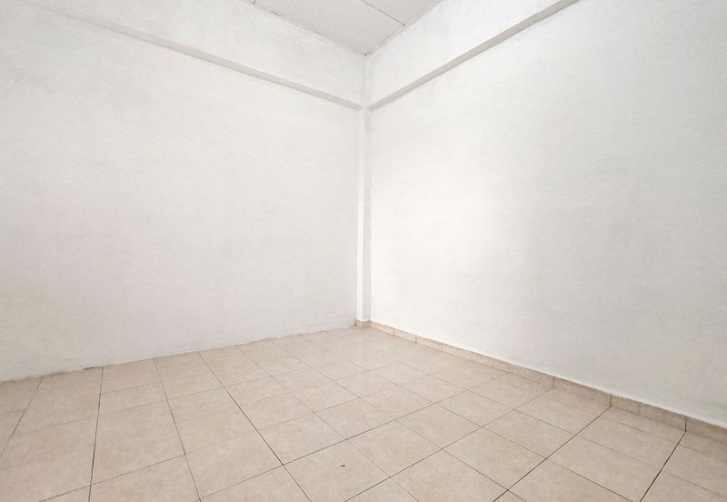 Pangsapuri Permata Merah (Red Ruby), Taman Universiti Indah