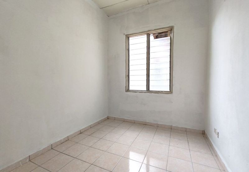 Pangsapuri Permata Merah (Red Ruby), Taman Universiti Indah