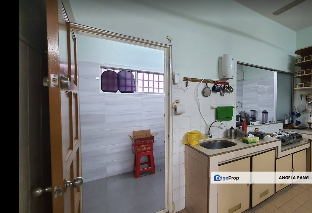 2 storey Taman University Indah, Seri kembangan , Selangor, Seri Kembangan