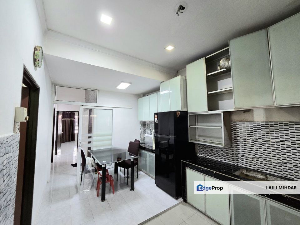 Single Storey Terrace Taman Impian Bukit Naga Seksyen 32 Shah Alam, Selangor, Shah Alam