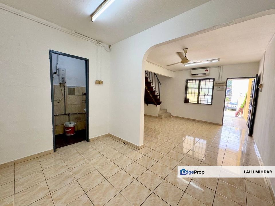 FACING OPEN Double Storey Terrace Taman Berlian Kajang, Selangor, Kajang