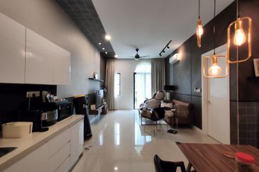 Isle of Kamares, Setia Eco Glades