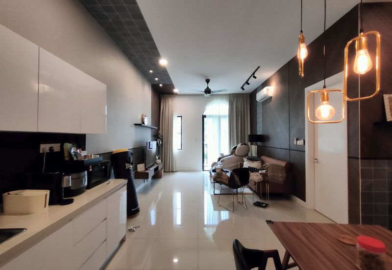 Isle of Kamares, Setia Eco Glades