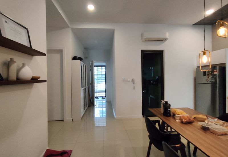 Isle of Kamares, Setia Eco Glades