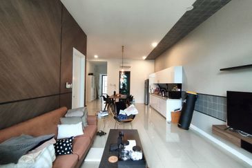 Isle of Kamares, Setia Eco Glades