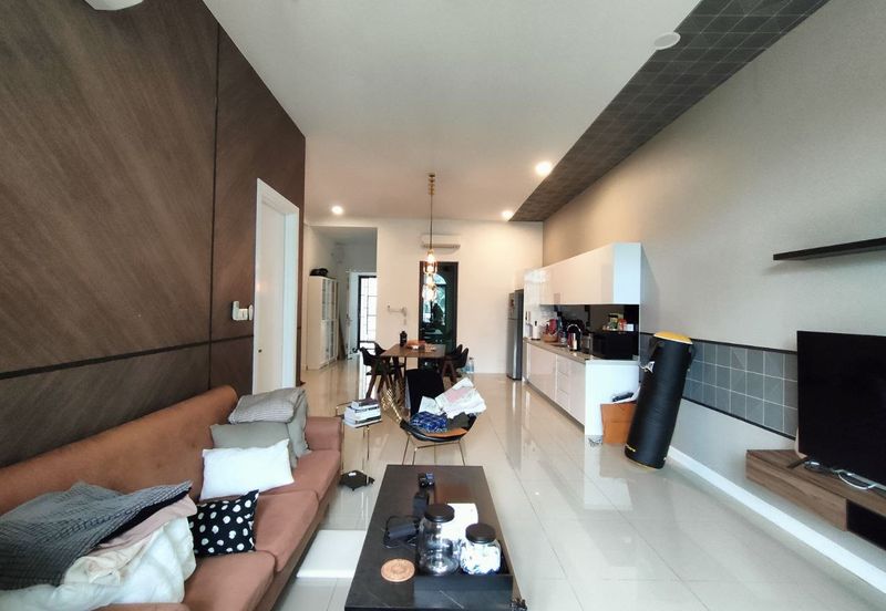 Isle of Kamares, Setia Eco Glades