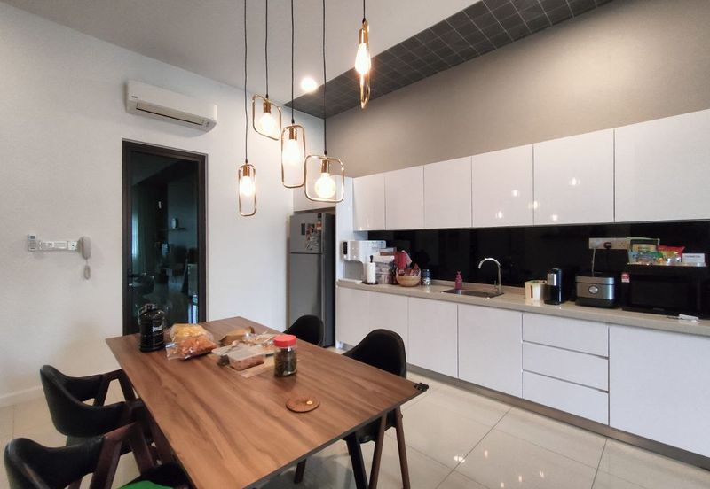 Isle of Kamares, Setia Eco Glades