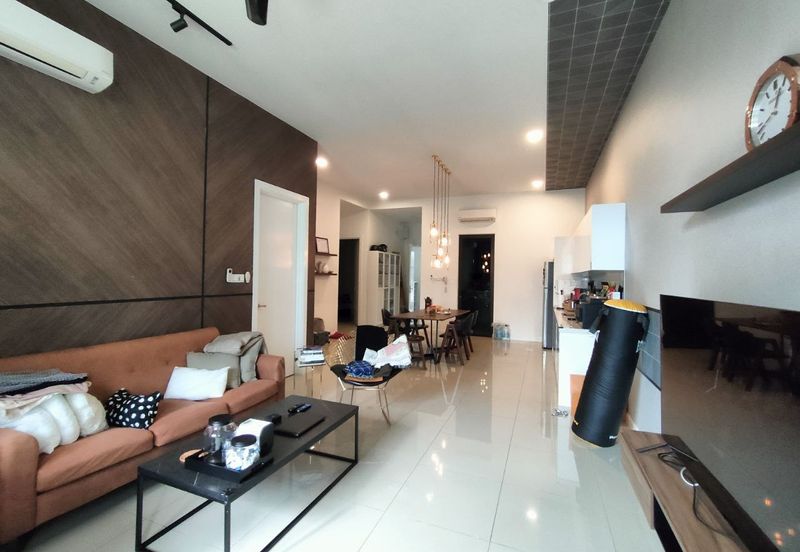 Isle of Kamares, Setia Eco Glades