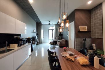 Isle of Kamares, Setia Eco Glades