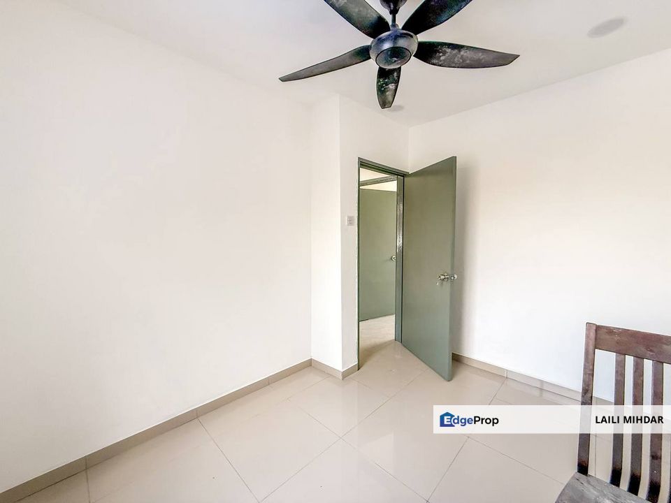 Taman Bakawali, Bukit Sentosa Double Storey Terrace House For Sale End Lot Facing Open, Selangor, Rawang