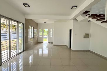 Ariza Elmina Gardens