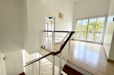 Ariza Elmina Gardens