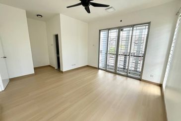 Ariza Elmina Gardens