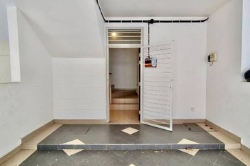 Ariza Garden Villa @ Taman Raintree