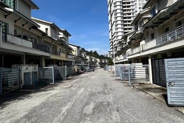 Ariza Garden Villa @ Taman Raintree