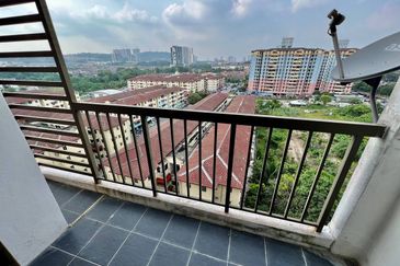 Green Suria Apartment